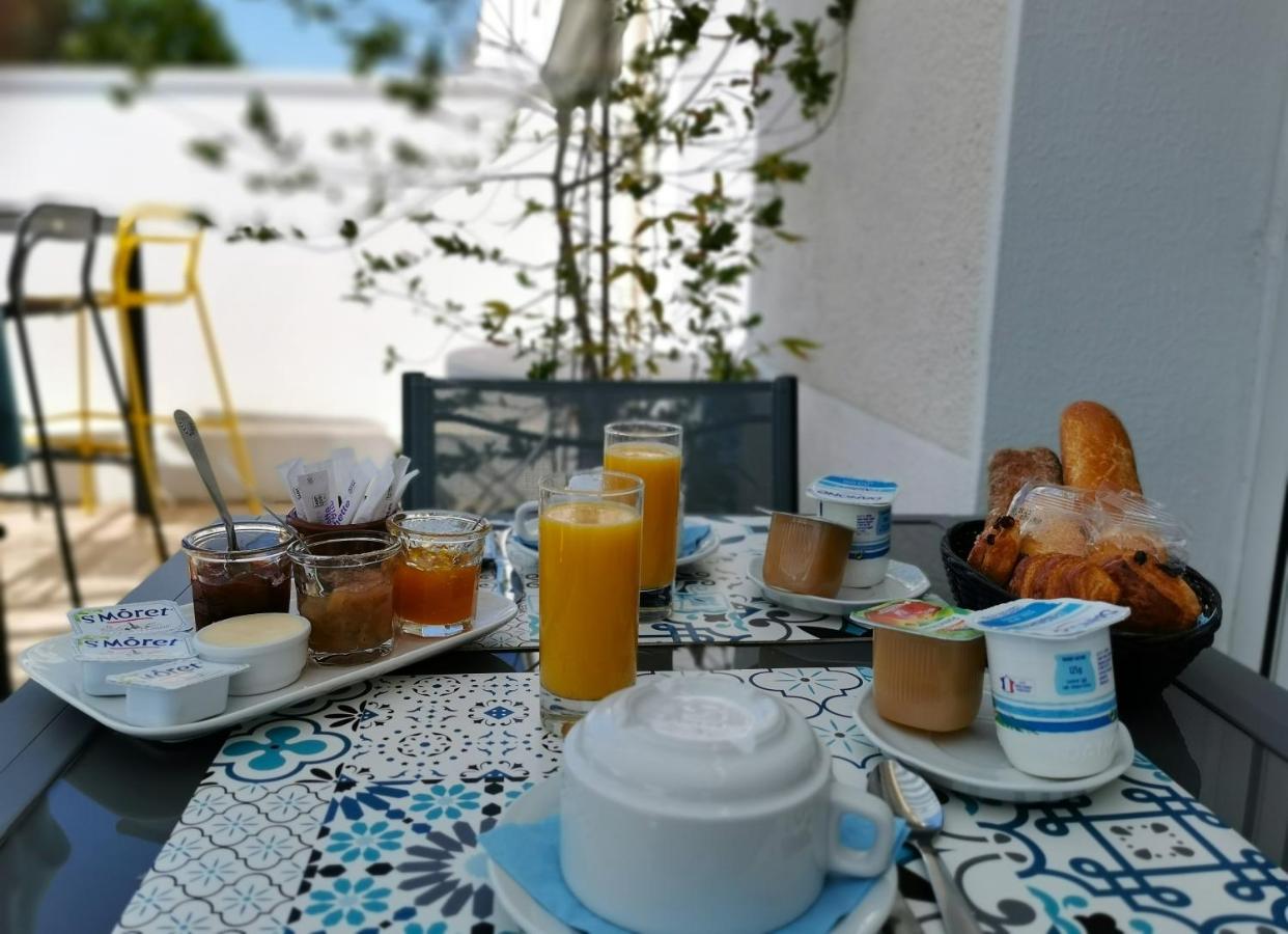 Hotel Le Pasteur 로양 외부 사진