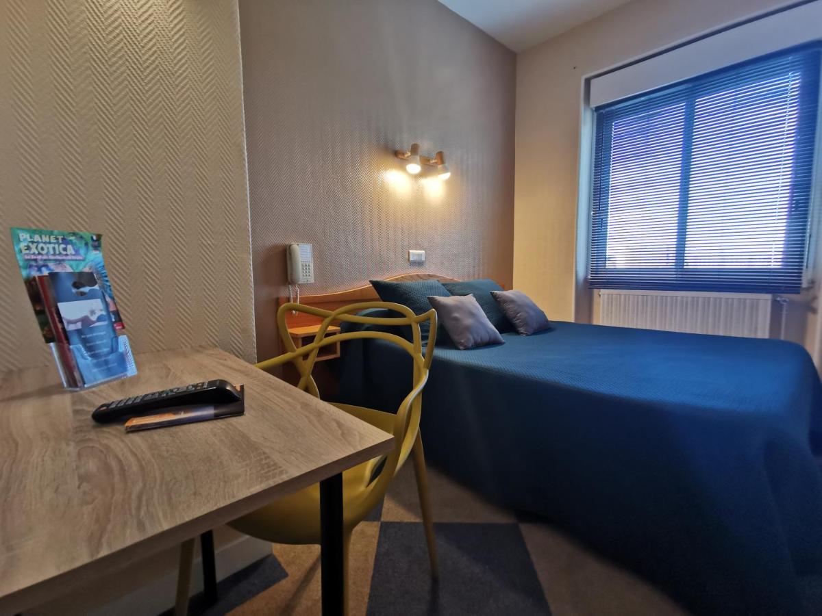Hotel Le Pasteur 로양 외부 사진