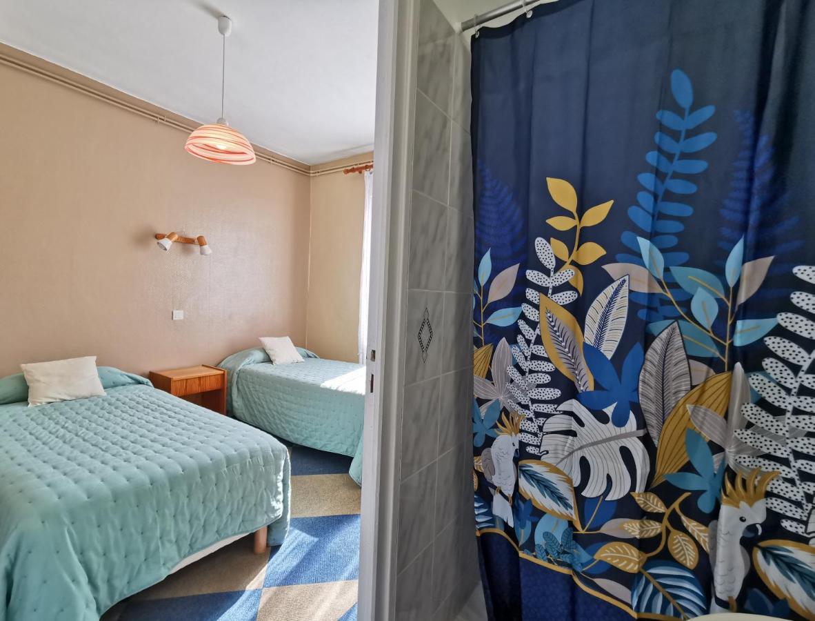 Hotel Le Pasteur 로양 외부 사진