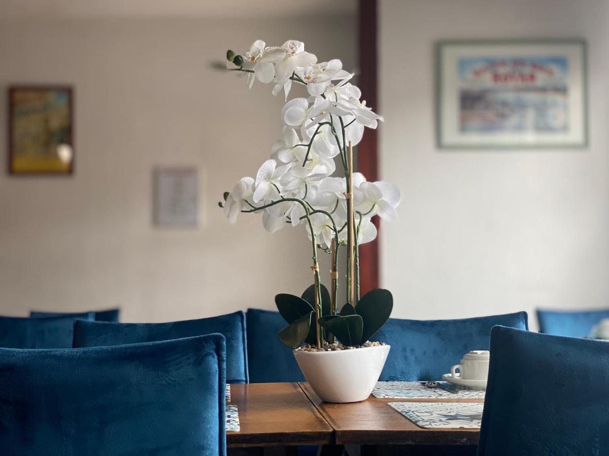 Hotel Le Pasteur 로양 외부 사진