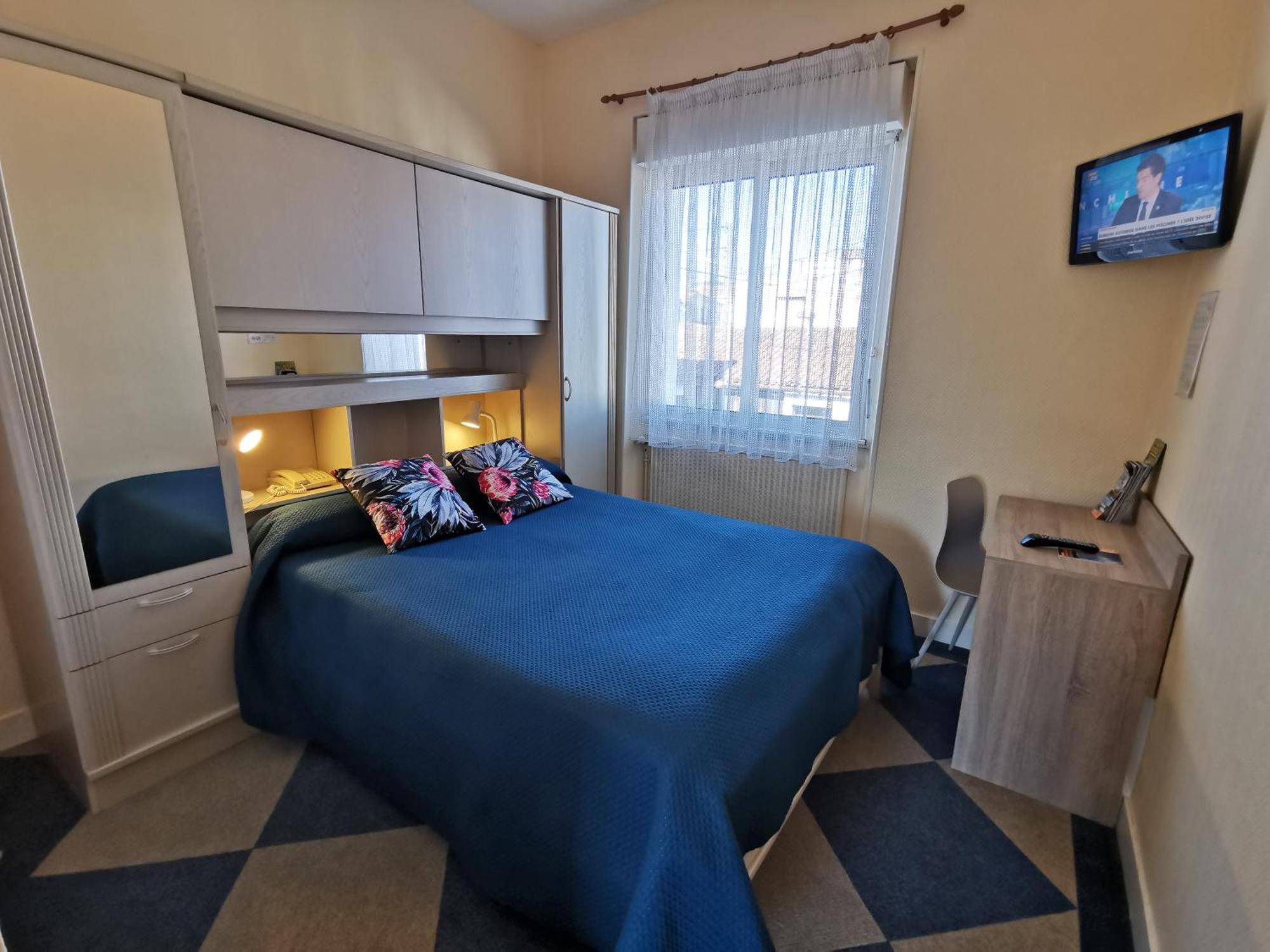 Hotel Le Pasteur 로양 외부 사진